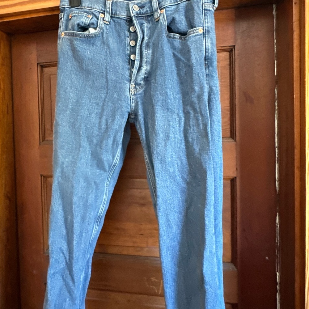 GAP Women's Straight Leg Blue Jeans